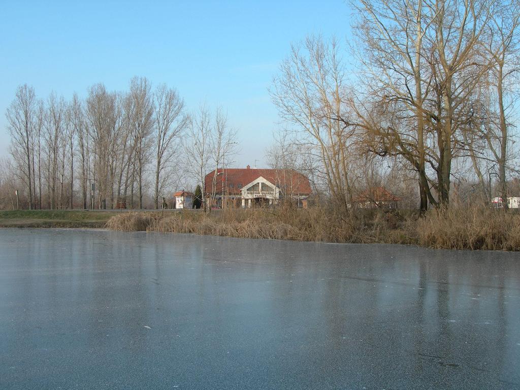 Bed and Breakfast Kigyosi Csarda & Panzio Fulopszallas Zewnętrze zdjęcie